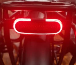 Fuxon Gepäckträgerrücklicht R-100-EB Mit Standlicht 50mm Schraubenabstand 6-12V Gleichspannung 7 Fuxon Gepäckträgerrücklicht R-100-EB Mit Standlicht 50mm Schraubenabstand 6-12V Gleichspannung -E-Bike Geschäft Fuxon Ruecklicht R 100 EB 6 12Volt 50mm fuer Gepaecktraeger 070 50197b