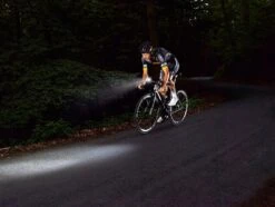 Sigma Aura-60 Mit Akku Für USB-Ladegerät 17 Sigma Aura-60 Mit Akku Für USB-Ladegerät -E-Bike Geschäft Sigma Frontleuchte Batterieleuchte LED Akku Aura 60 Lux USB 17700 4016224170004 070 28026e